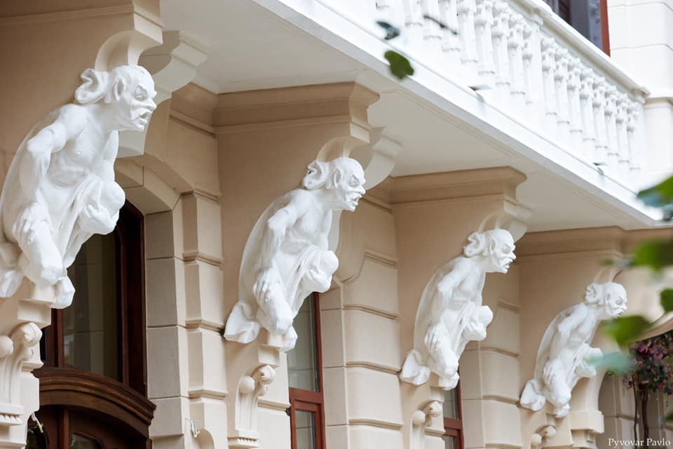 Будинок з химерами є не тільки в Києві. Де шукати архітектурні дива у Львові, Харкові та Одесі