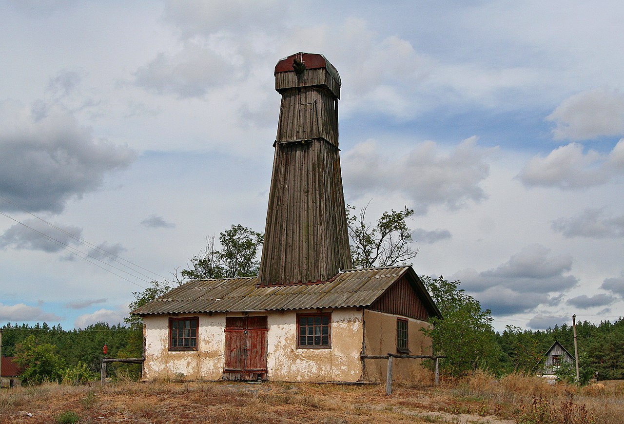 Острівне царство та водяні лабіринти: фотограф опублікував видовищні кадри села на берегах Дніпра