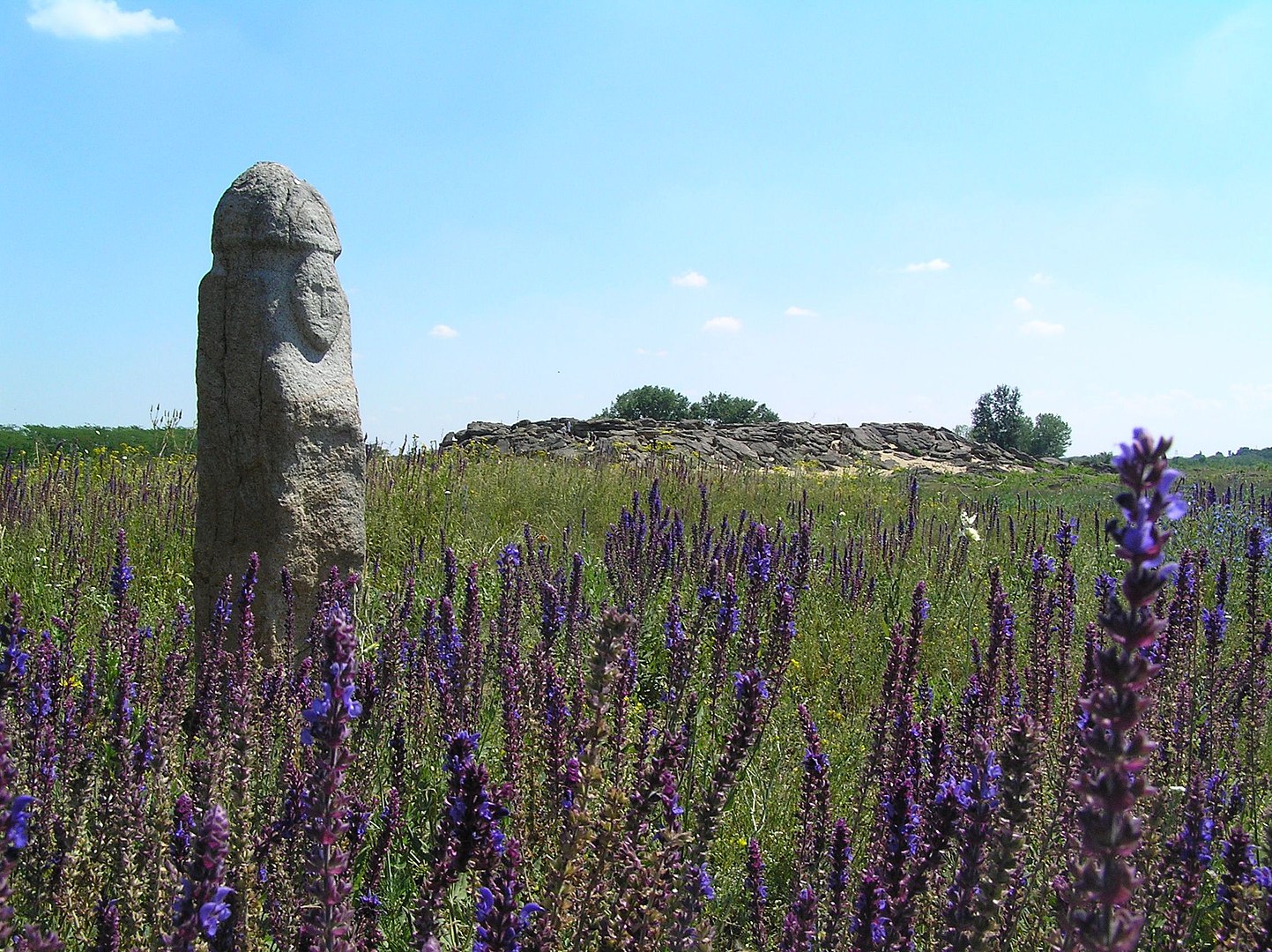 Давні мегаліти, містичні місця та пустелі: 8 місць, де мандрівники відчують, як пульсує енергія землі