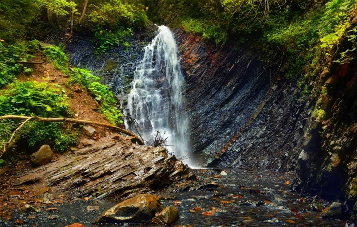 Заповідники, водоспади та панорами. Кращі куточки України для подорожей у жовтні