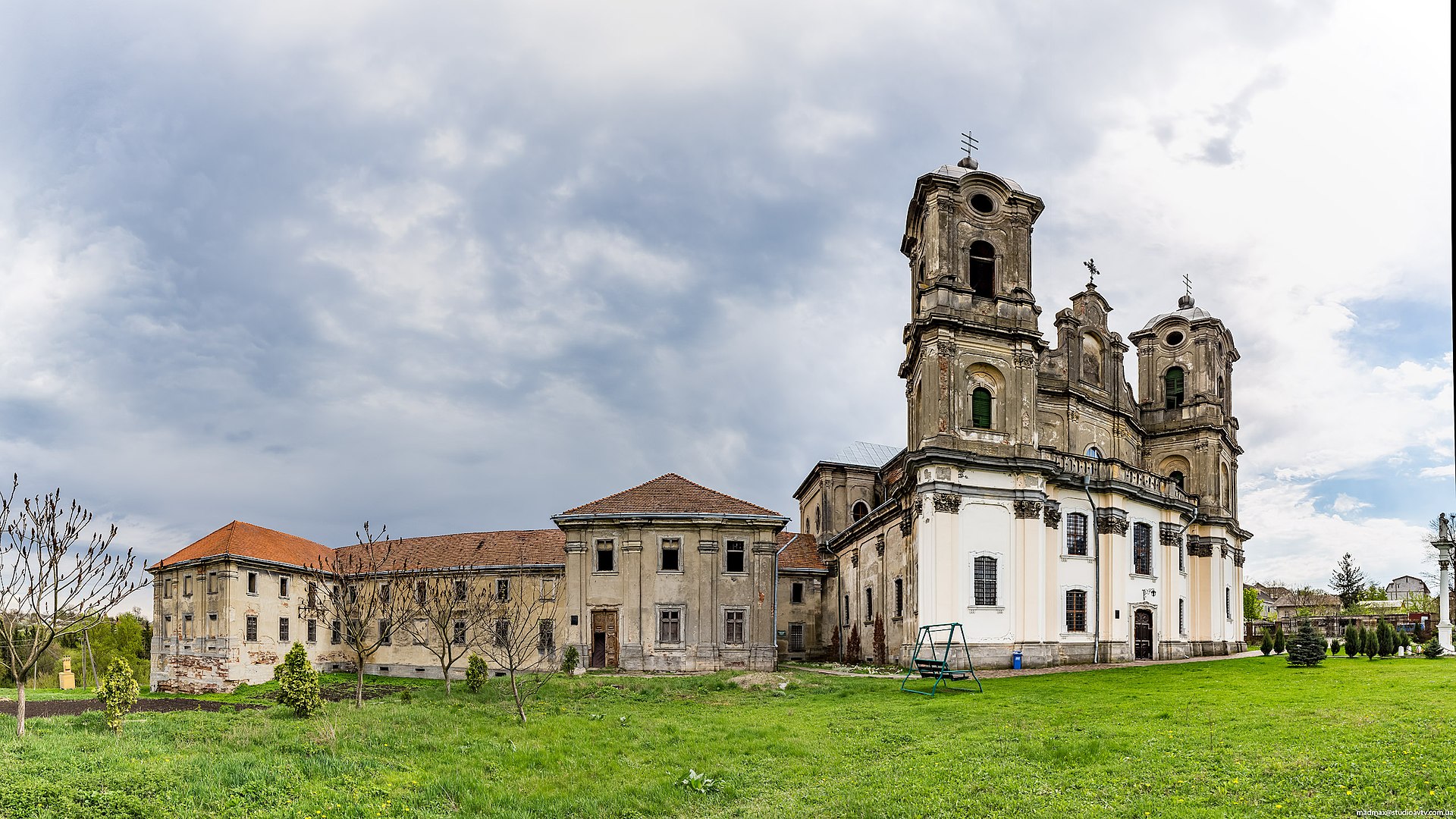 По пути в Буковель. На Ивано-Франковщине теперь можно посетить 10 уникальных архитектурных локаций