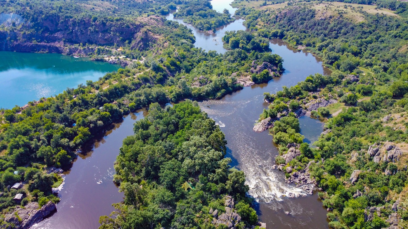 Мальовничі степи, скелі та каньйони: найкращі локації півдня України для теплої осінньої мандрівки