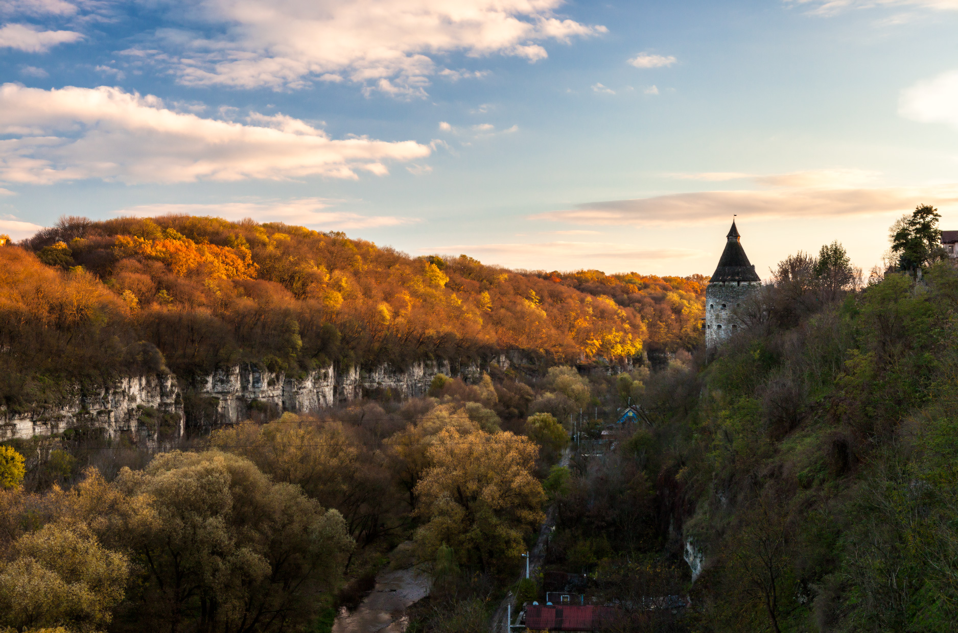 Де в Україні побачити свій Гранд-Каньйон: у ці місця вам захочеться повертатися знову