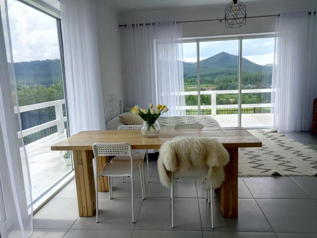 Хюгге по-украински: самые интересные отели Карпат для уютного отдыха осенью