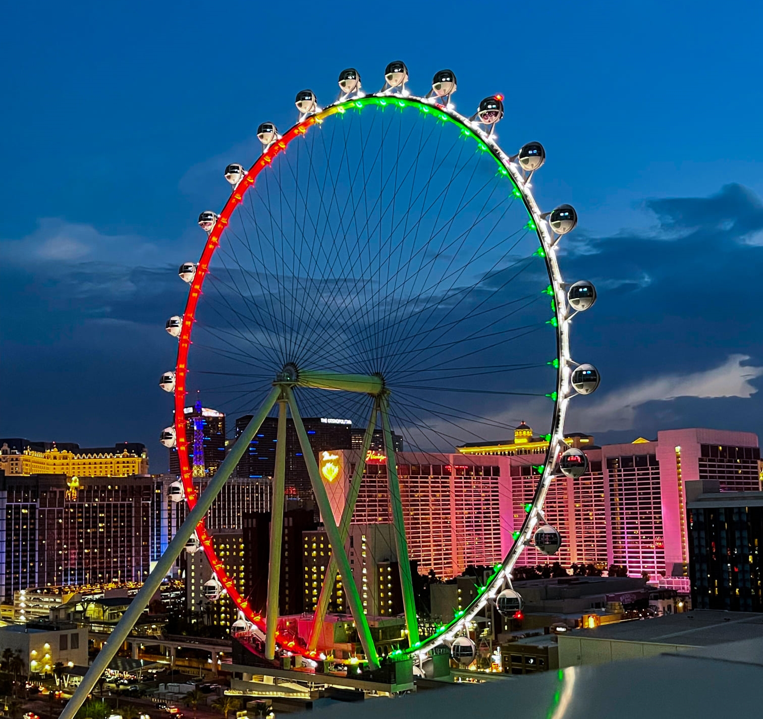 В ОАЭ закрывают крупный туристический объект: названа причина