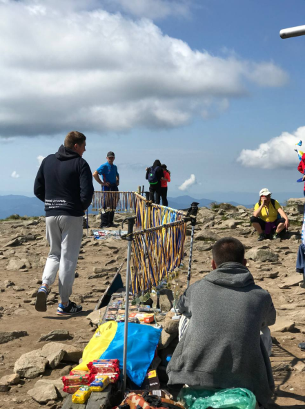 &quot;Без адекватного спорядження я б не вижив&quot;. Колишній викладач Мирослав Мельничук пізнає світ в походах і популяризує гори