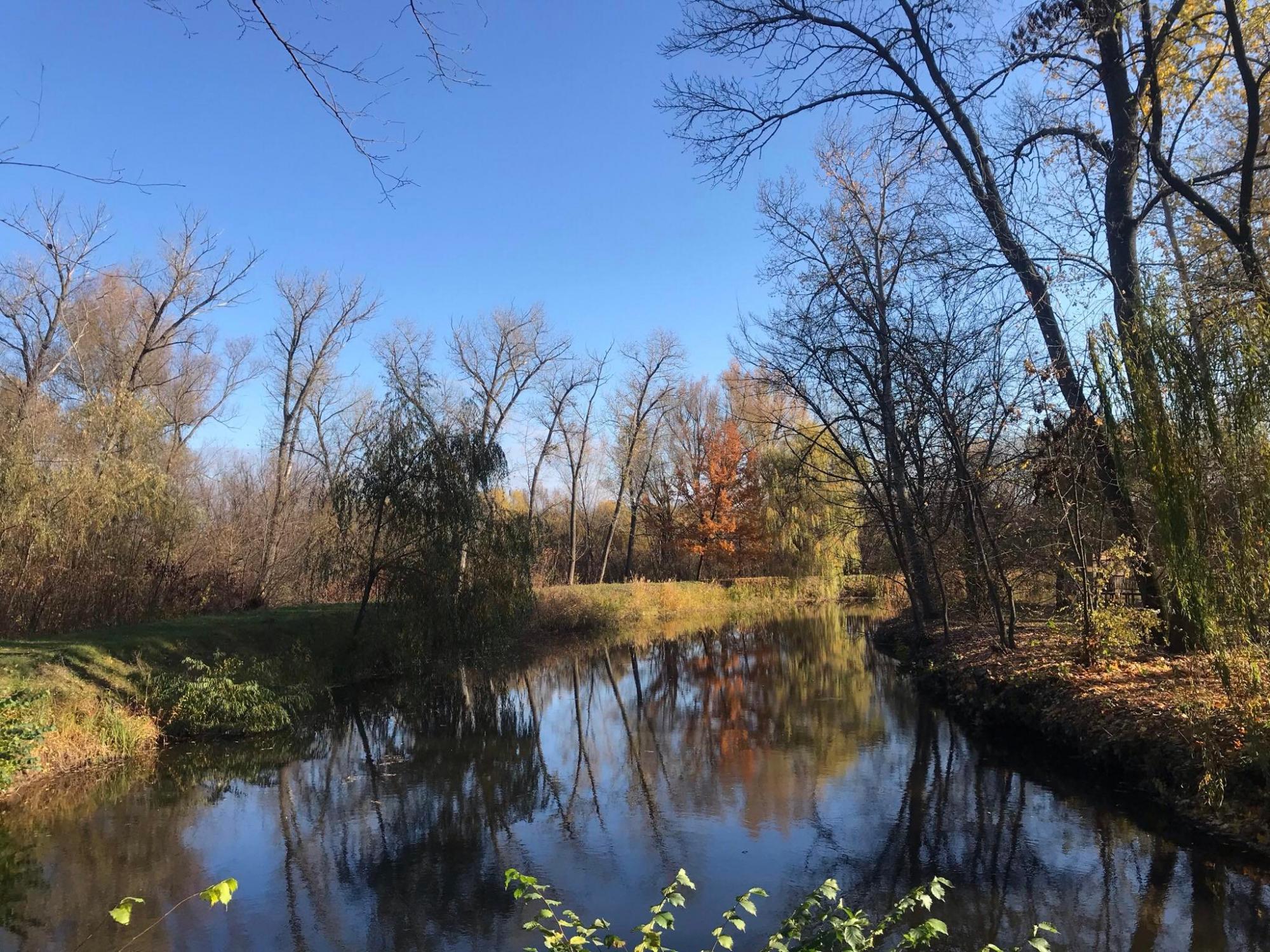 Штольни, затерянный дворец и бирюзовый карьер. Нетипичные локации Кировоградщины для первого путешествия по региону