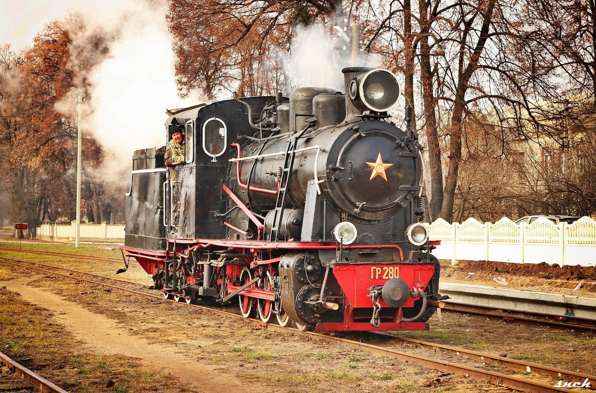 Паровозы, осенние пейзажи и атмосфера 19 века. Впервые для украинских туристов стали проводить ретро-туры на узкоколейках