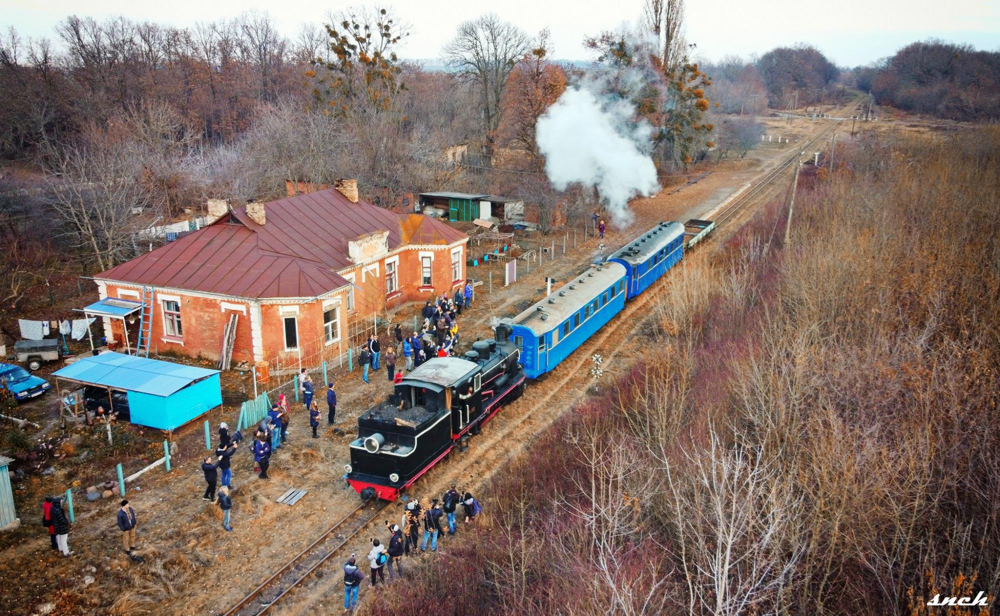 Паровозы, осенние пейзажи и атмосфера 19 века. Впервые для украинских туристов стали проводить ретро-туры на узкоколейках