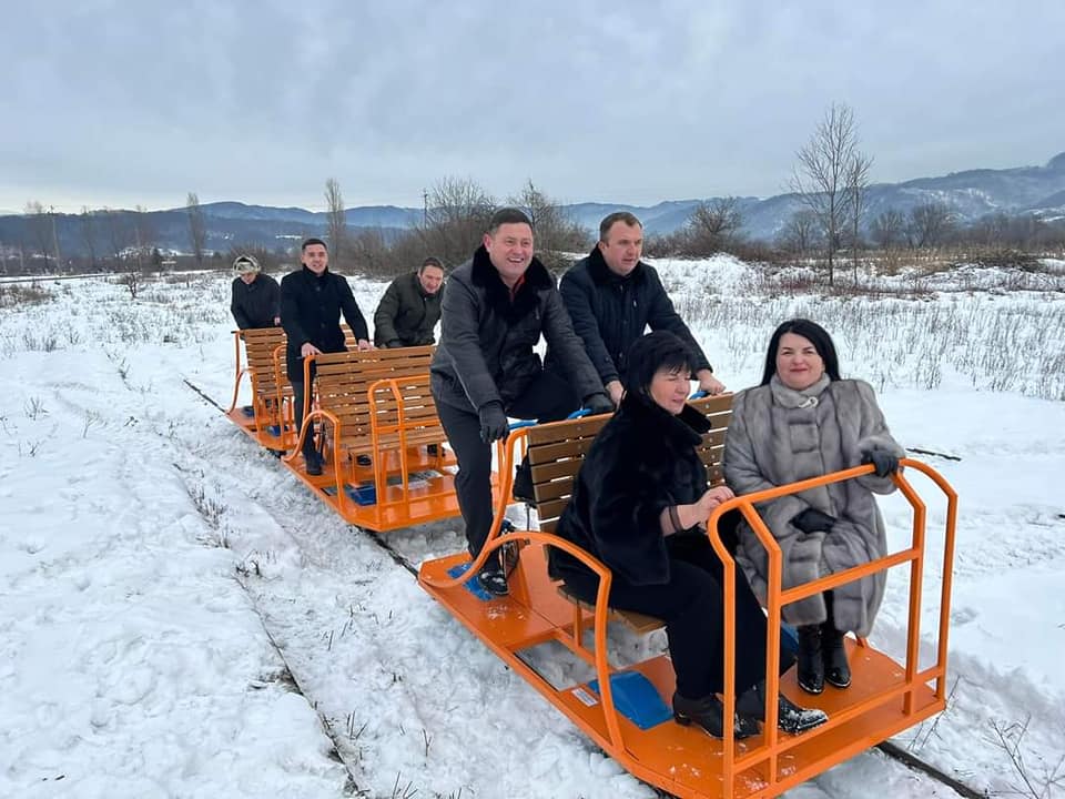Пейзажі в деталях. На Закарпатті взимку відкрили нову розвагу для туристів
