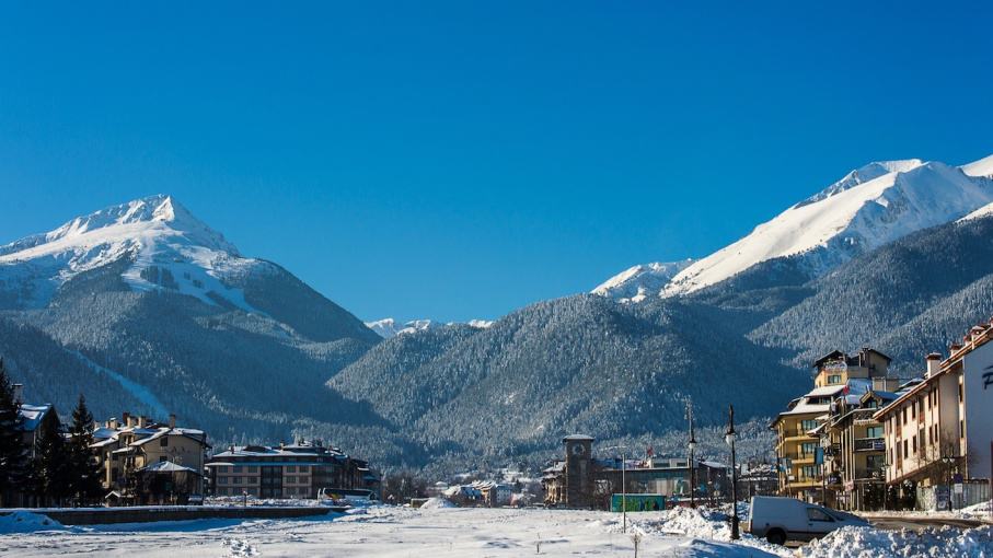 Больше не в "зеленой" зоне ЕС. Стоит ли туристам отказываться от планов на отдых в Европе