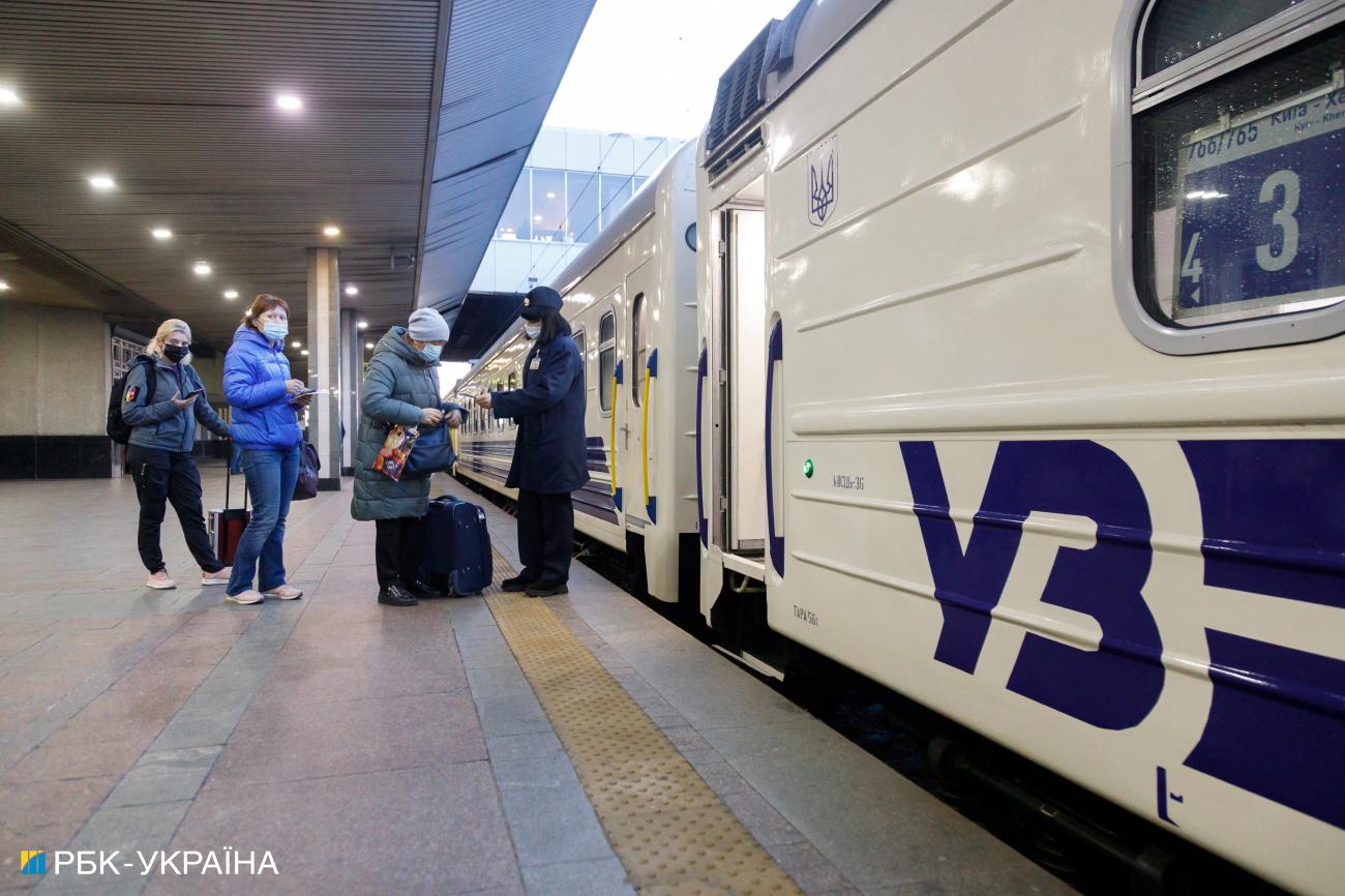 80% пасажирських поїздів продовжують курсувати країною – УЗ
