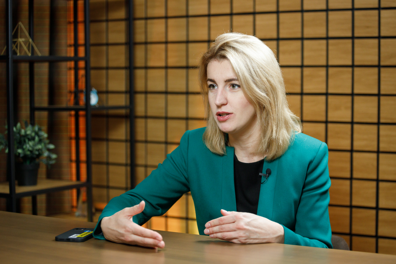 Пляжі та гірськолижні курорти: стало відомо, скільки українців регулярно подорожує країною