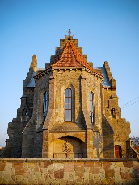 Village treasures: Ancient viaduct and spectacular church near Ternopil worth visiting