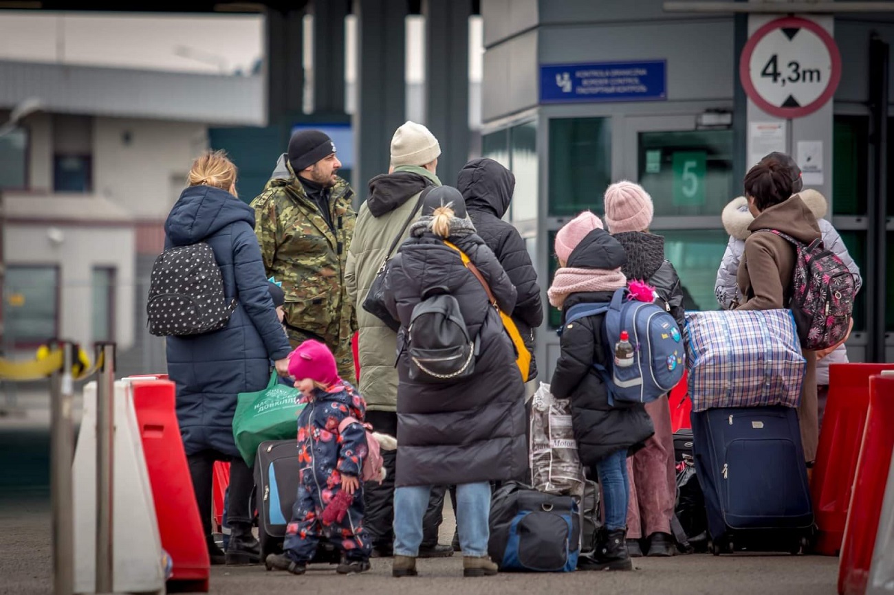 Визначено конституцією. Чи потрібні українським біженцям посвідчення для повернення додому