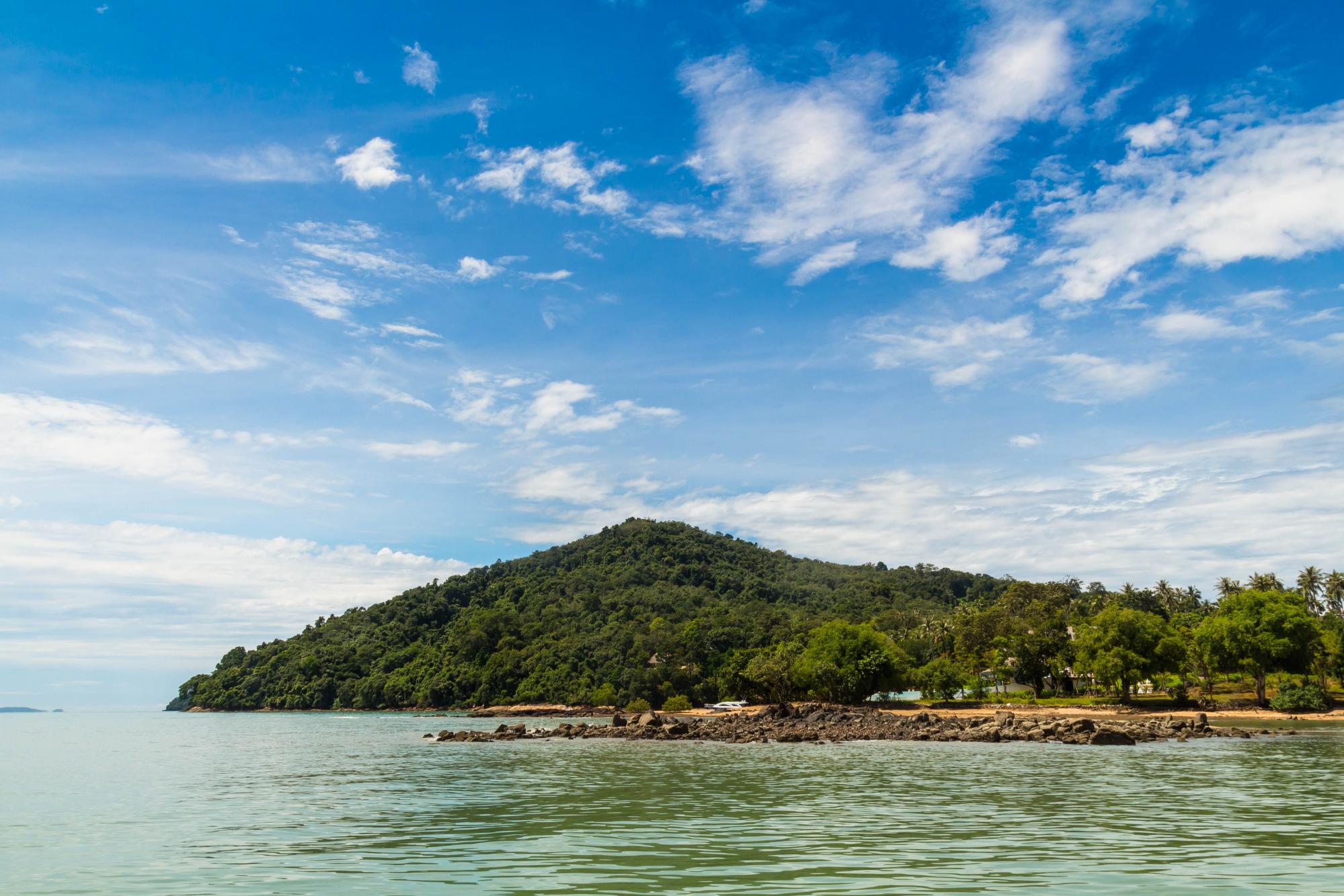 Острови, джунглі та вілли за зниженими цінами. Як відпочити на Пхукеті після локдауну