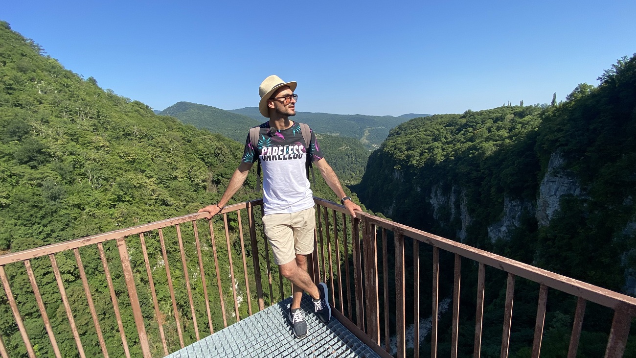 Вражаючі краєвиди, унікальні пляжі та вино: як провести незабутню відпуску в Батумі