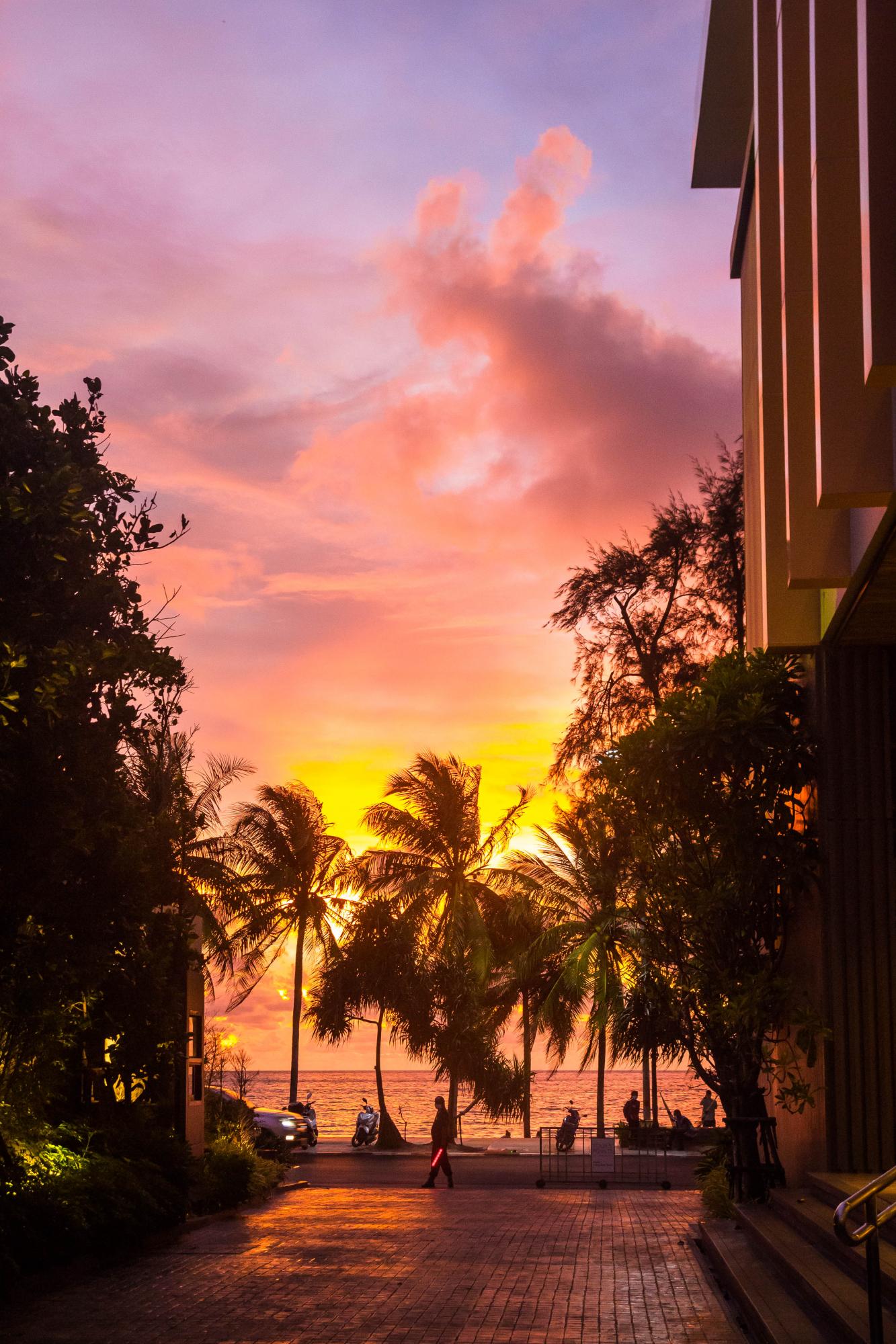 Острови, джунглі та вілли за зниженими цінами. Як відпочити на Пхукеті після локдауну