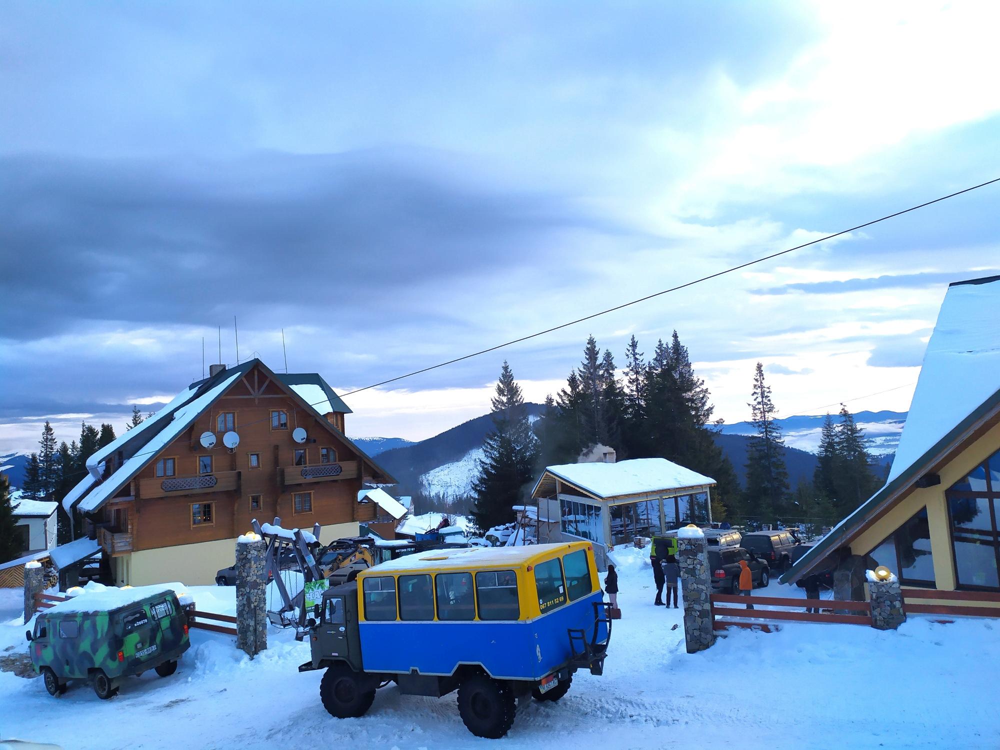 Гори, терми та делікатеси. Путівник найцікавішими локаціями Закарпаття для зимового відпочинку