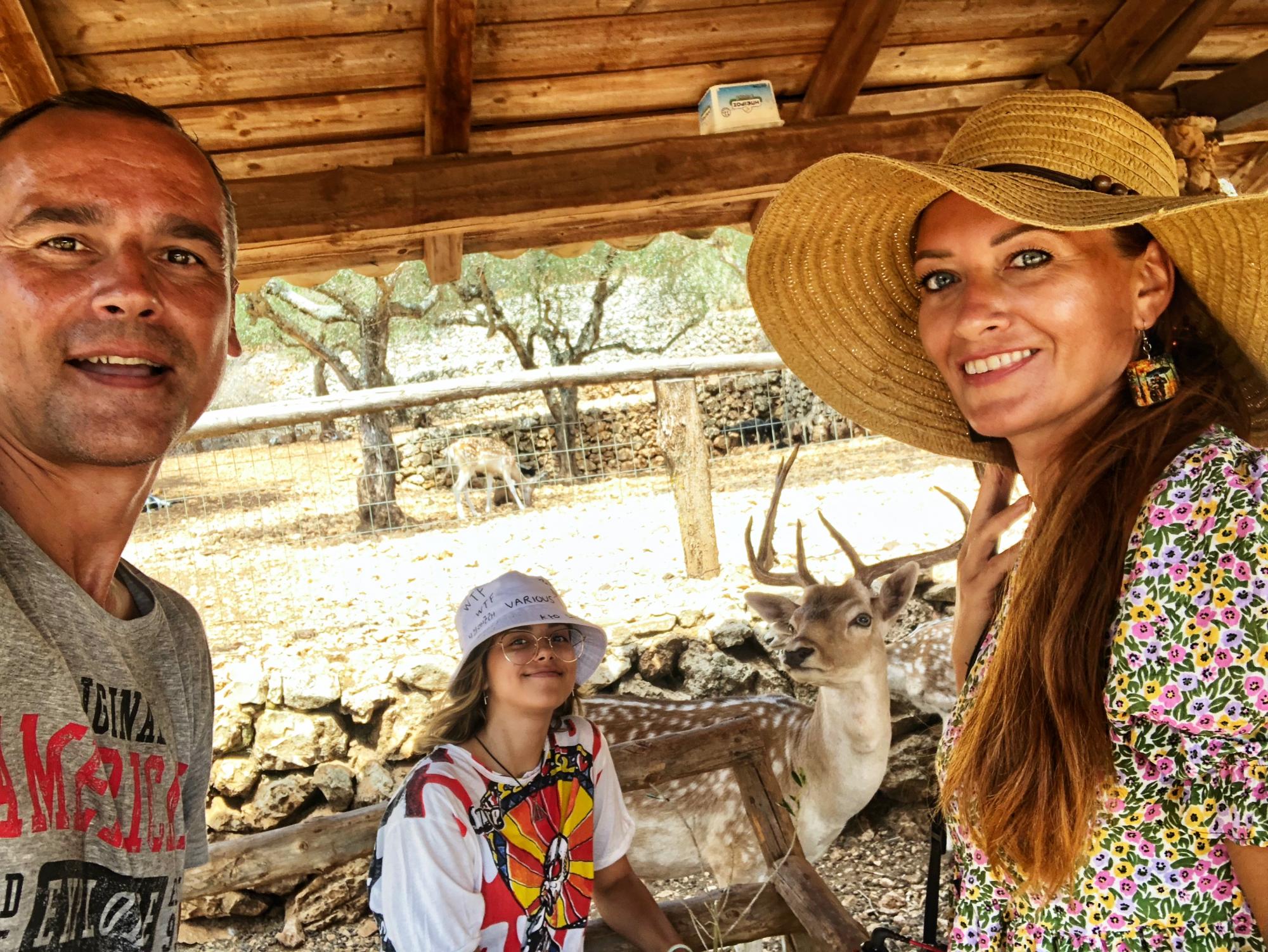 Одне з найкрасивіших місць на землі. Як маловідома бухта в Греції стала меккою туристів