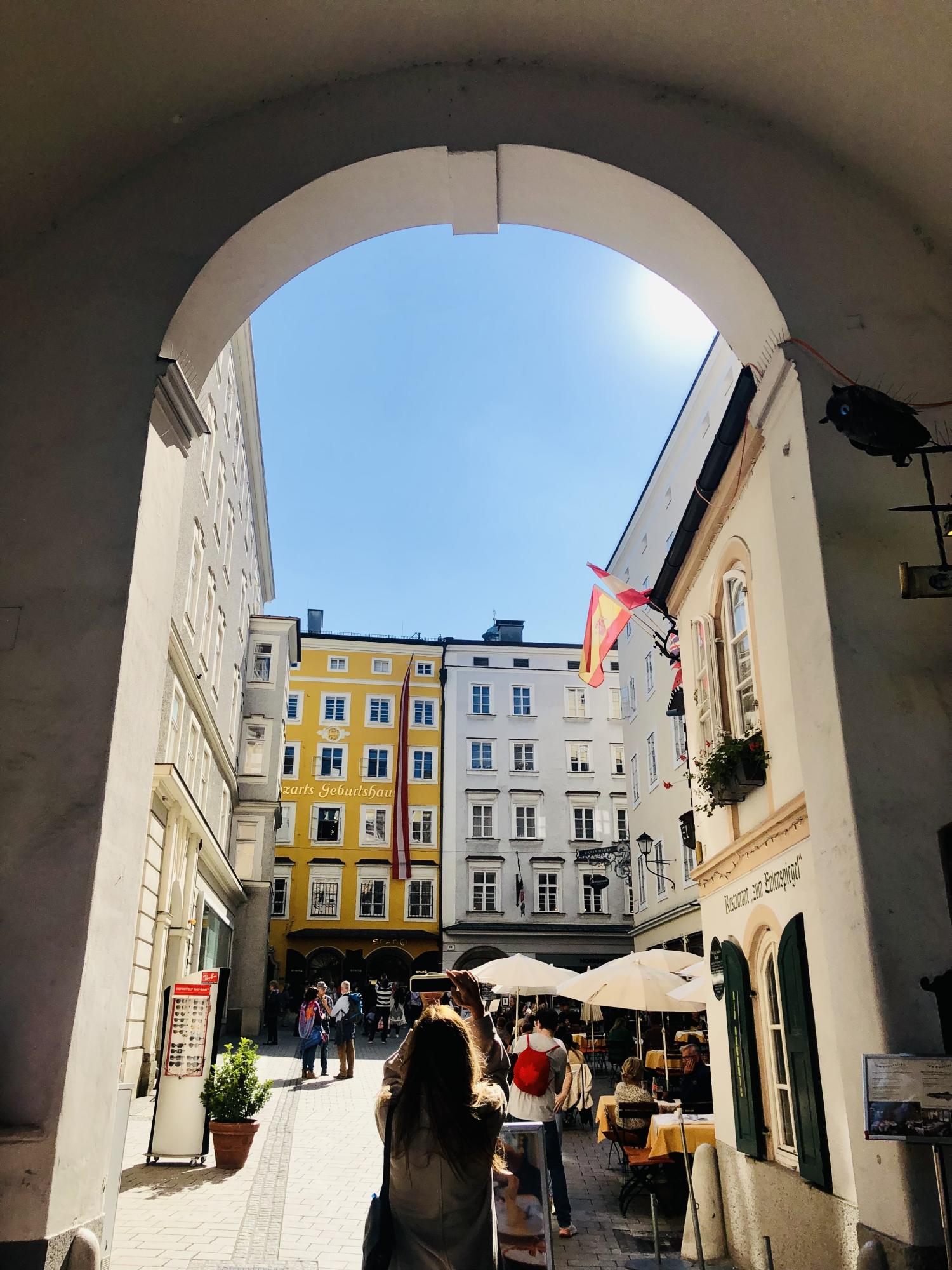 Казкові села, замки і озеро: що подивитися в мальовничому регіоні Австрії восени