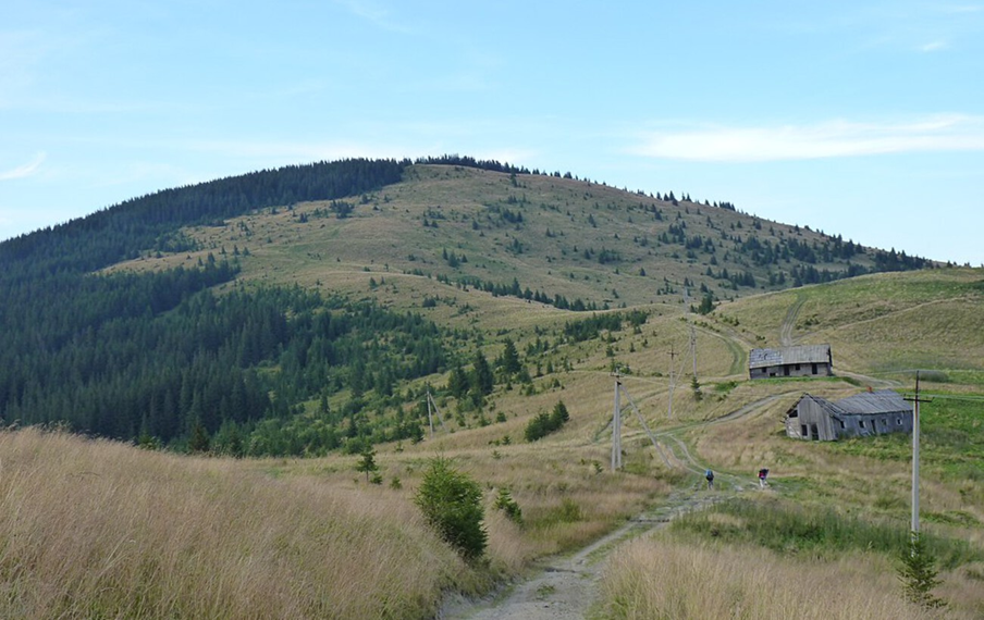 Вершини України: де здіймаються найвищі точки в різних областях