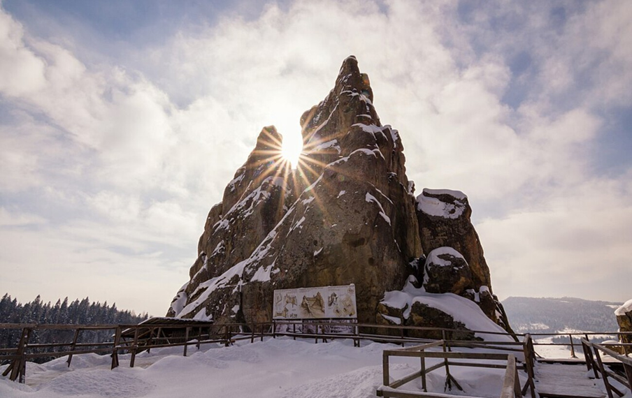 Урицкие скалы: где можно увидеть дикое чудо Карпат, о котором знают единицы