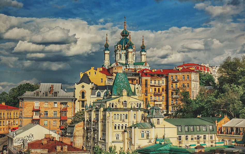 Привиди, Чорна наречена та загадкові вогні: містичні історії про Київ, які пробирають до кісточок