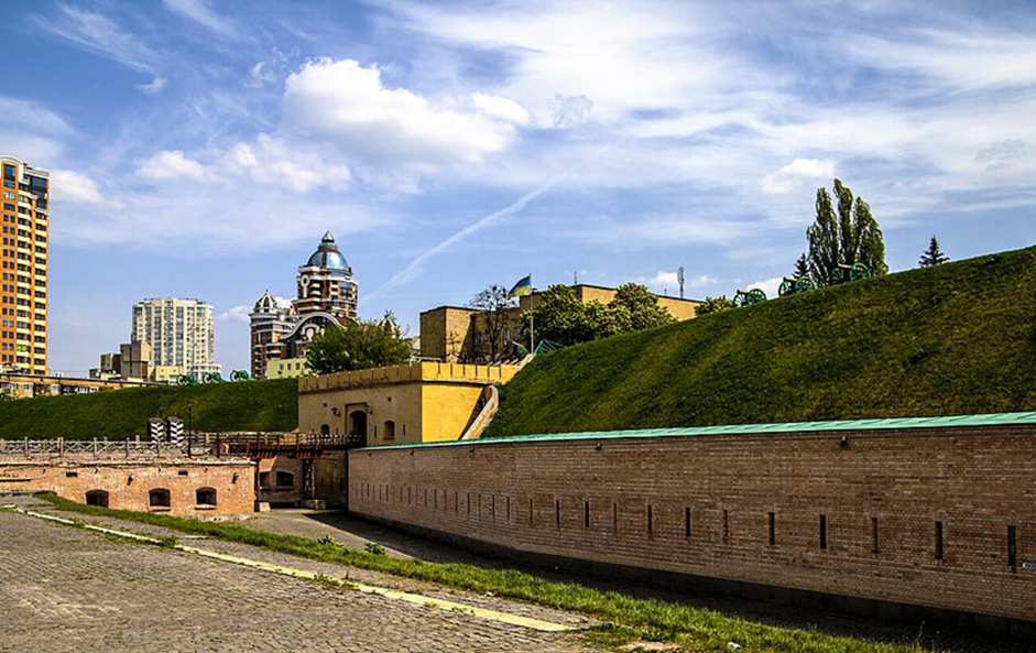 Привиди, Чорна наречена та загадкові вогні: містичні історії про Київ, які пробирають до кісточок