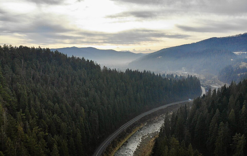 Найдовше село України у серці Карпат: чому його обов'язково потрібно відвідати