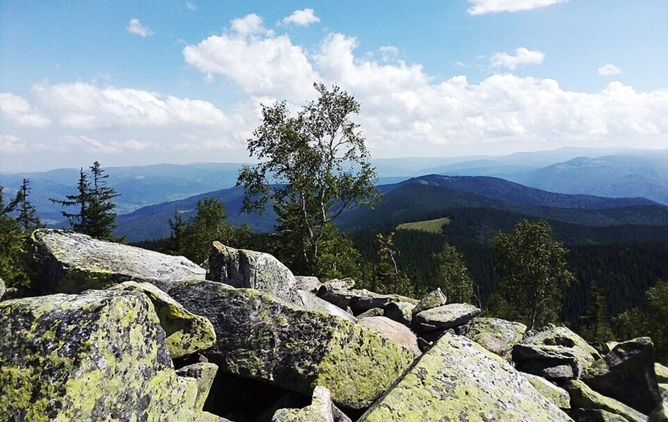 Найдовше село України у серці Карпат: чому його обов'язково потрібно відвідати