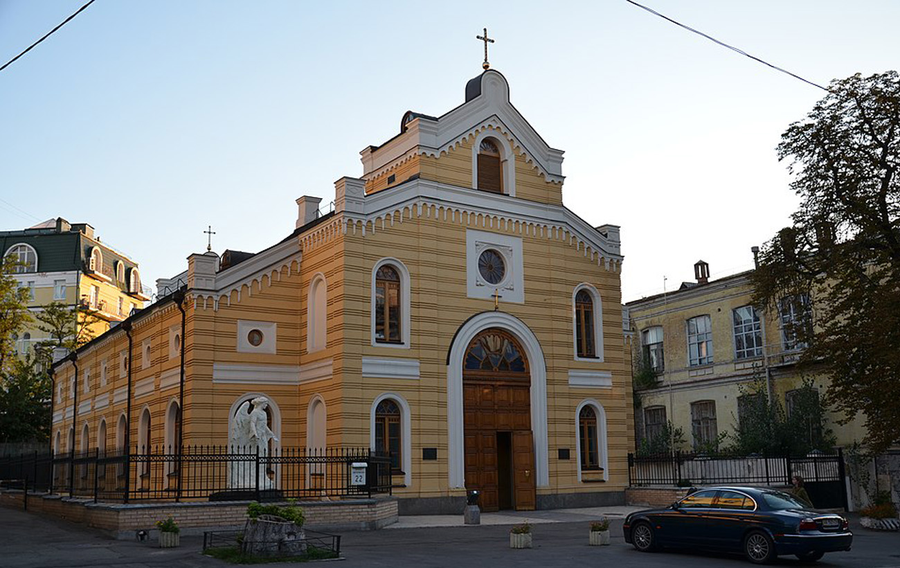 Святині Києва, які вражають не менше за Лавру: синагога, кірха і мечеть в одному місті
