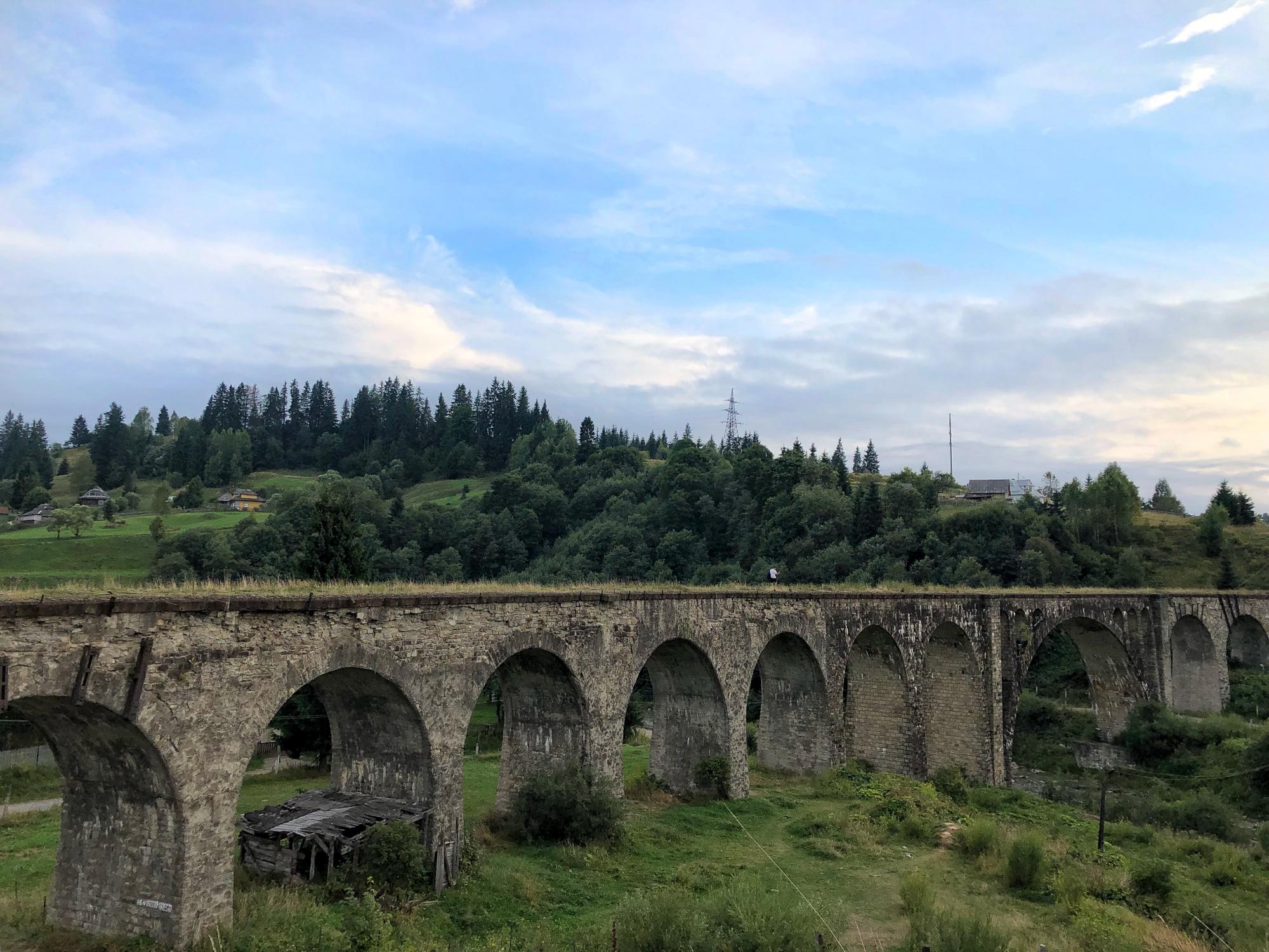 Дорогою до зимових курортів. Цікаві місця в Карпатах, здатні здивувати кожного