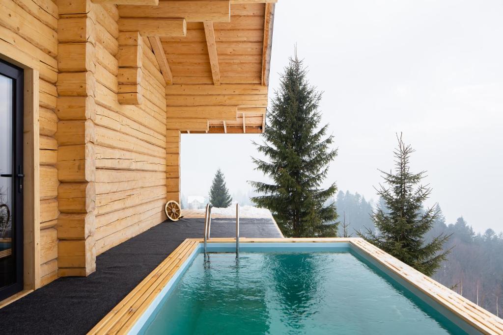 Хюгге по-украински: самые интересные отели Карпат для уютного отдыха осенью