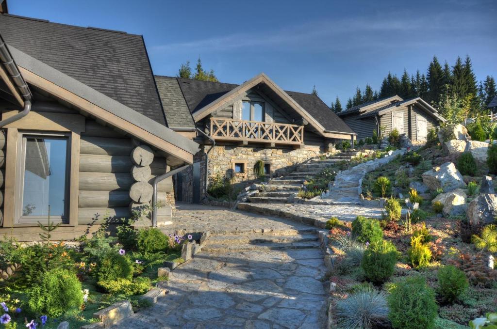 Хюгге по-украински: самые интересные отели Карпат для уютного отдыха осенью