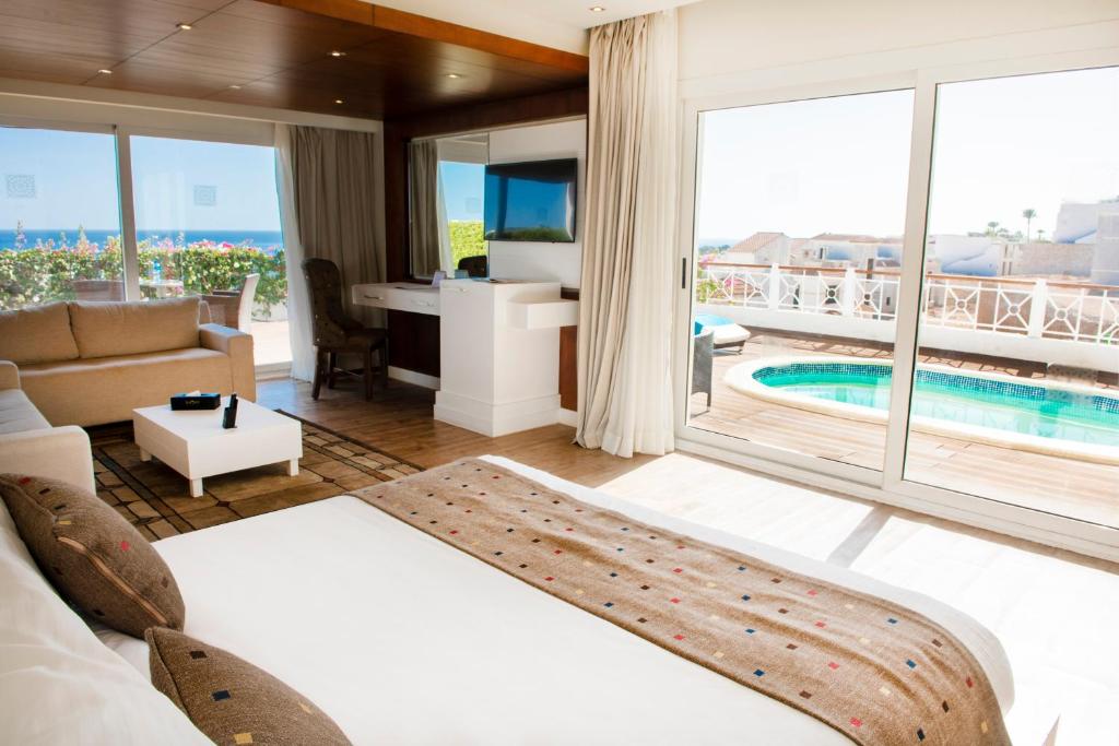 Гарячих путівок чекати не варто. На курортах Єгипту почався туристичний бум