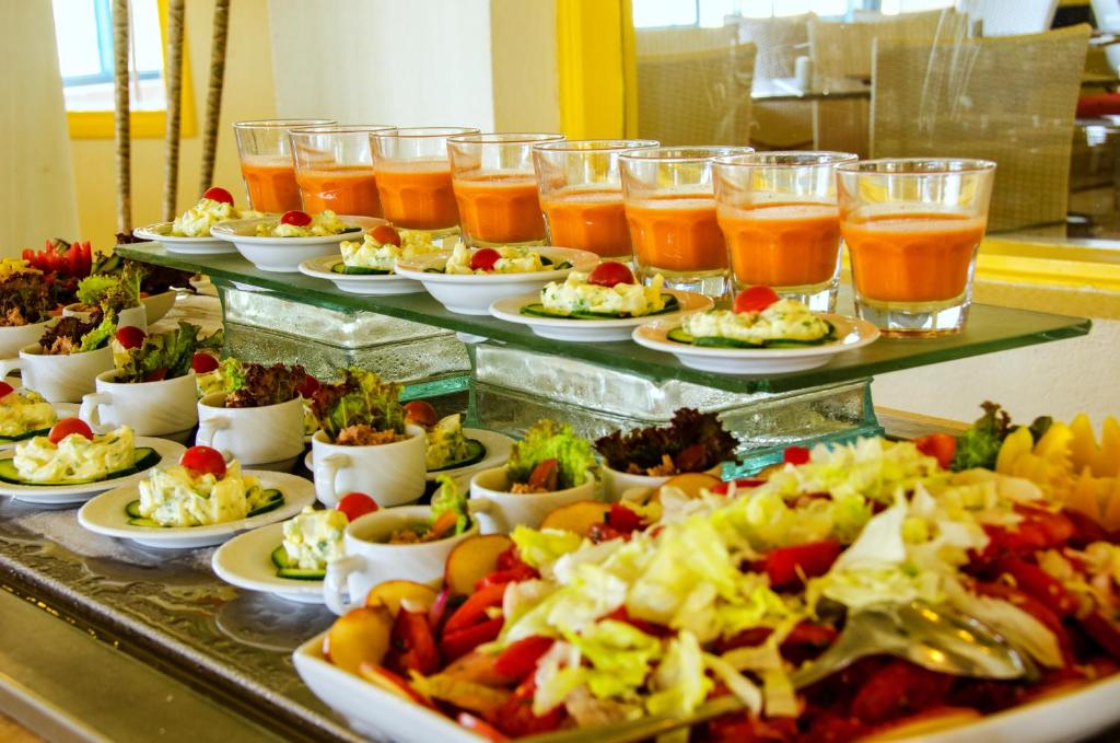 Сотні порушень і півтонни зіпсованих продуктів: у Шарм-ель-Шейху масово закривають ресторани