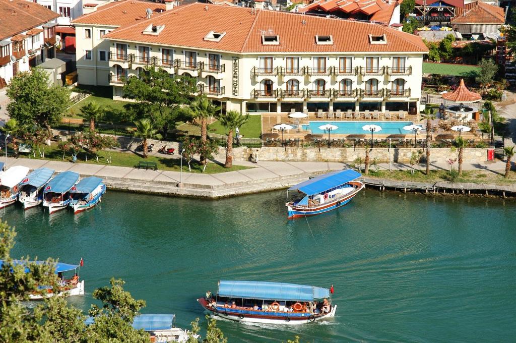 Бухты, термы и уникальный климат: небольшой курорт "для своих" в Турции привлекает все больше украинцев