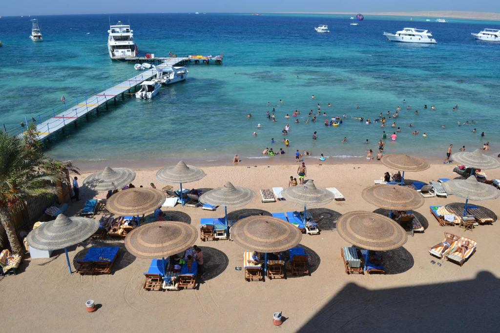 Пляжи и древние города: туры на Покрову за границей предлагают от 10 тысяч гривен за двоих