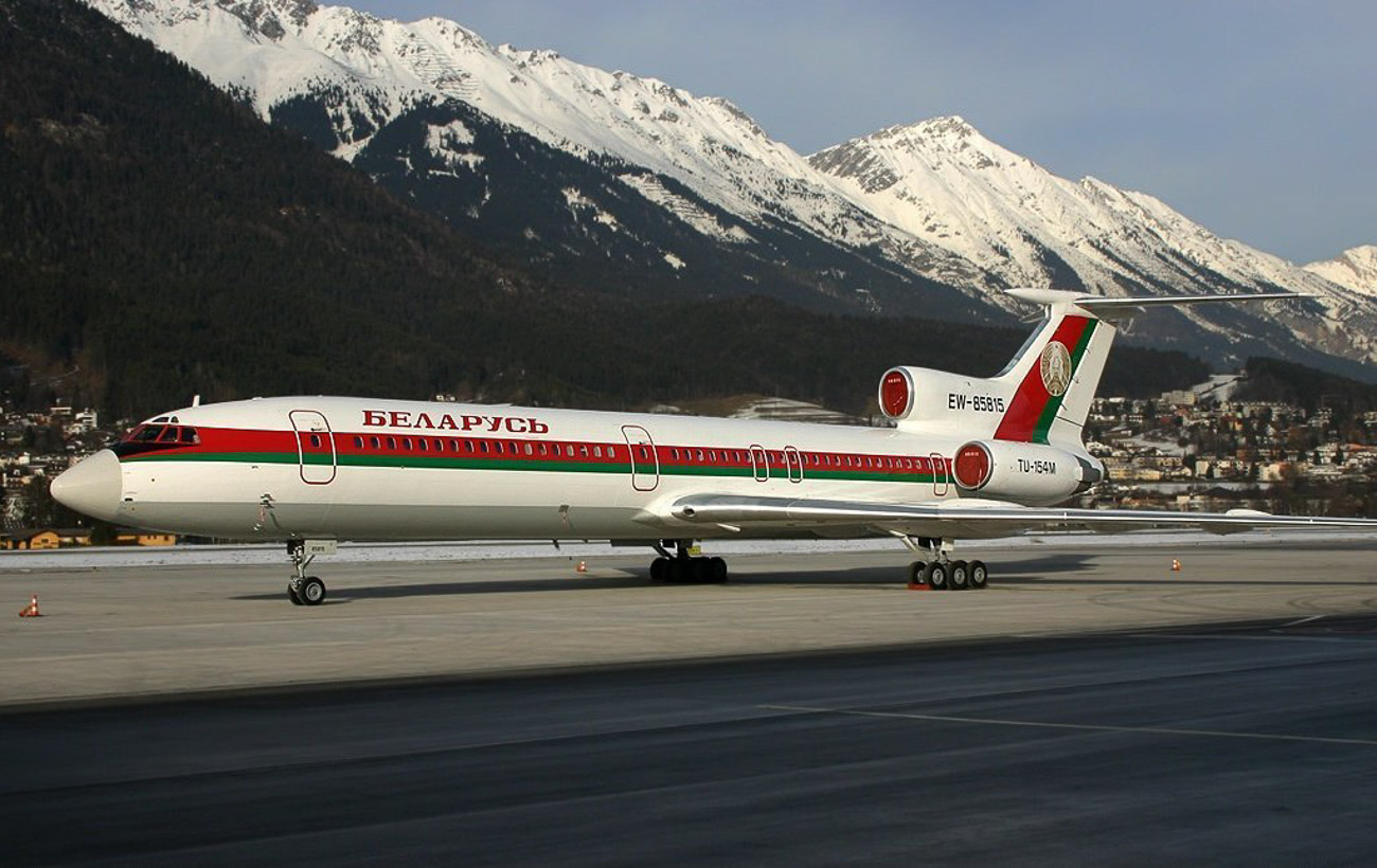 Флот диктатора. США оставили без запчастей самолеты, на которых летает Лукашенко