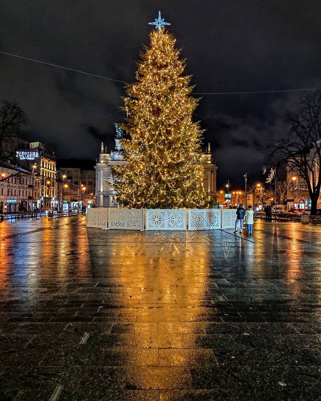 Вертепи, ярмарки та гори. Найкращі локації для мандрівки по Україні на католицьке Різдво