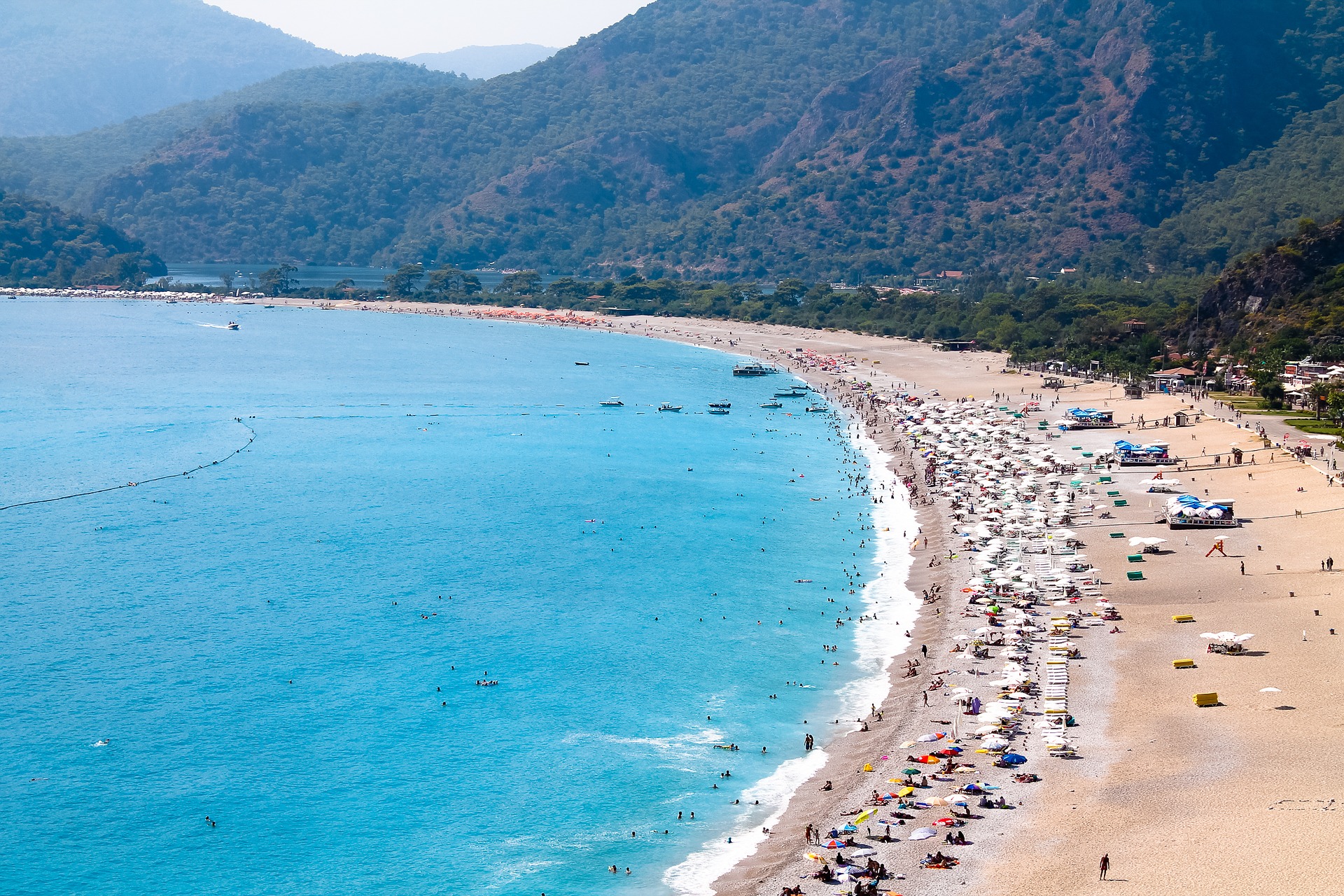 Продовжити літо: кращі країни для комфортного пляжного відпочинку у вересні