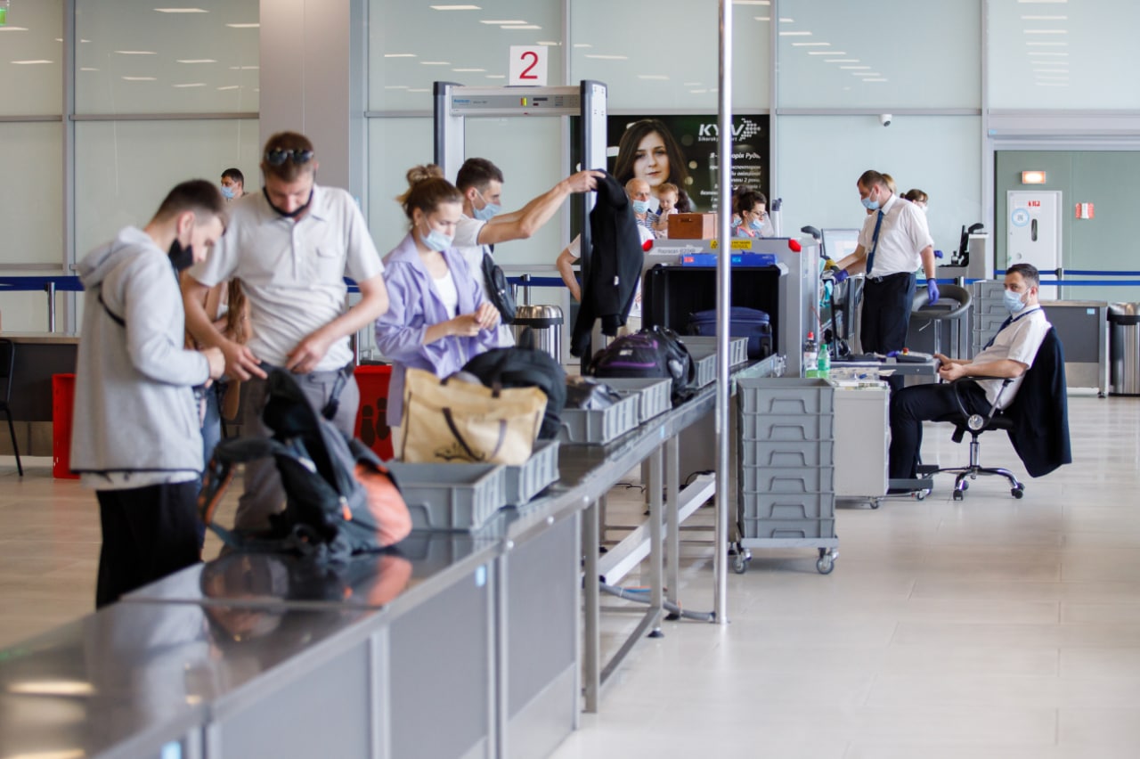 &quot;Марна трата часу&quot;. Клієнти української авіакомпанії не можуть повернути гроші за квитки