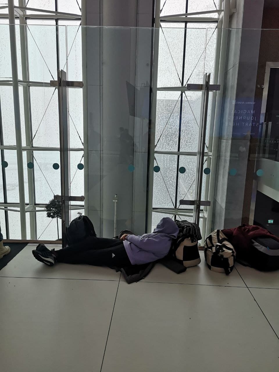 Украинские туристы не могут вылететь из Стамбула: в чем причина