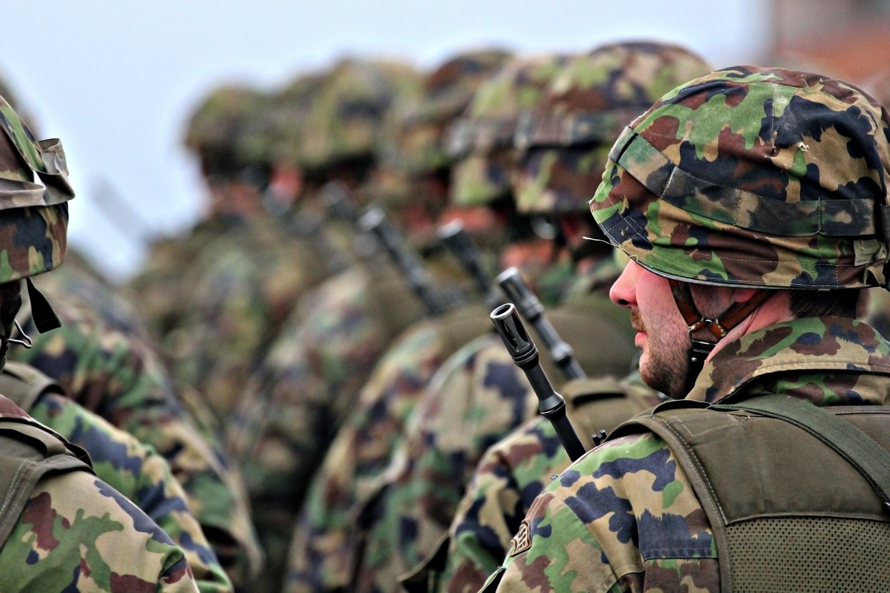Армія Швейцарії забезпечує житлом сотні українців. Як в'їхати в країну сьогодні