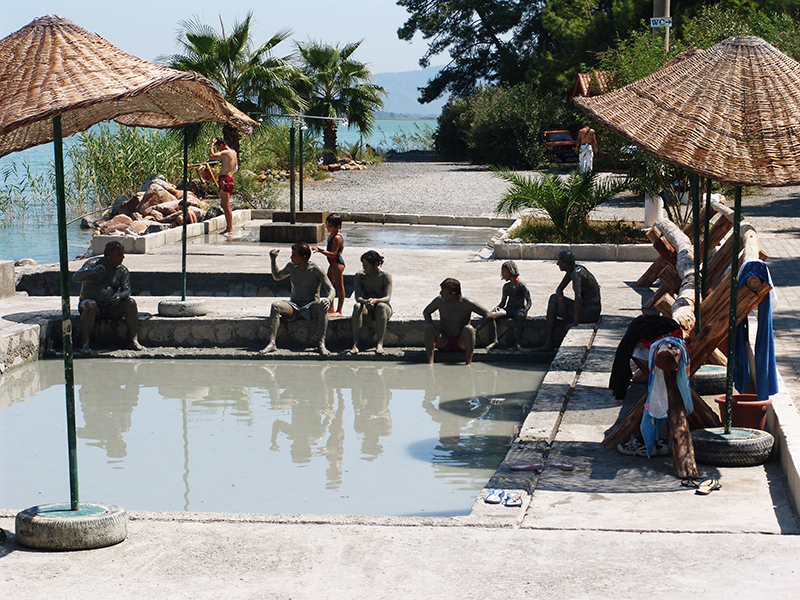 Бухты, термы и уникальный климат: небольшой курорт "для своих" в Турции привлекает все больше украинцев