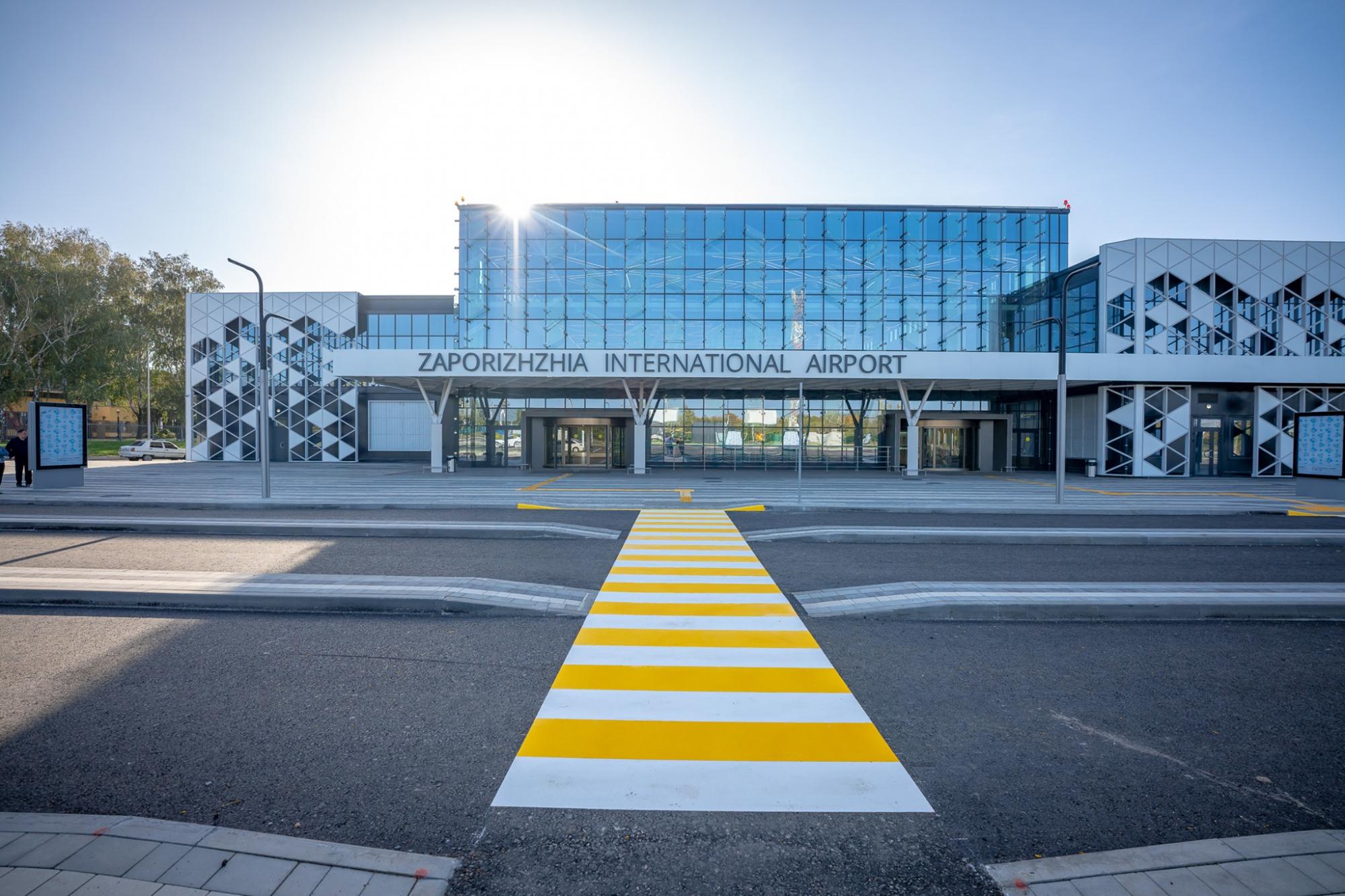 Кризис, лоукосты и рекордные пассажиропотоки: чем жили аэропорты Украины за 30 лет независимости